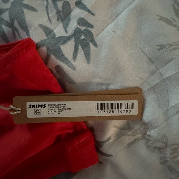 SKIMS recycled swim tank bikini top ruby red xl - Picture 3 of 3